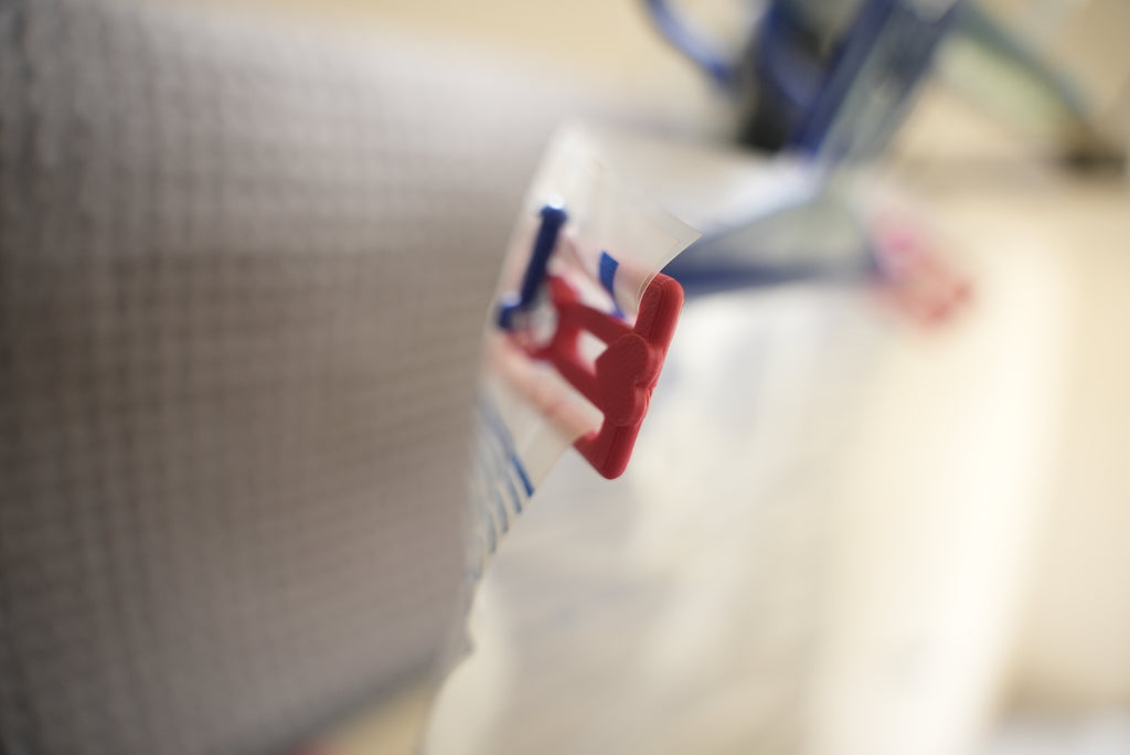 Urine bag hanger clips